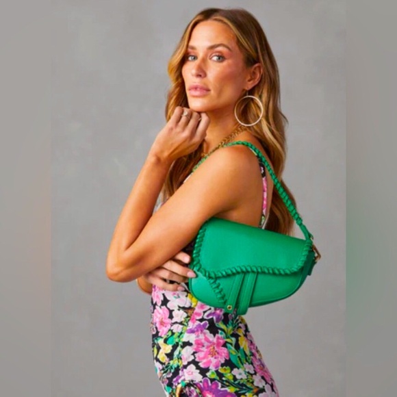 VICI UE Kelly green saddle bag. NEW includes 2 different straps SUG RE $70 - Picture 1 of 16